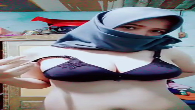 Cewe Jilbab Buka Bukaan Hingga Colmek